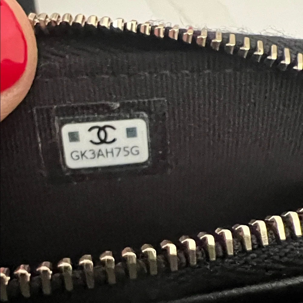 Chanel Black Quilted Phone Holder with Gold Chain - Picture 10 of 10
